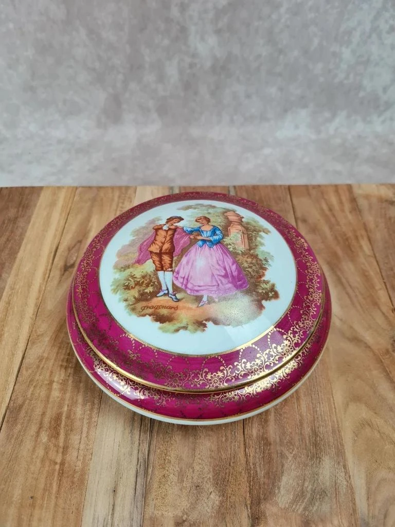 Grande boîte en porcelaine de Limoges décor Fragonard 💖